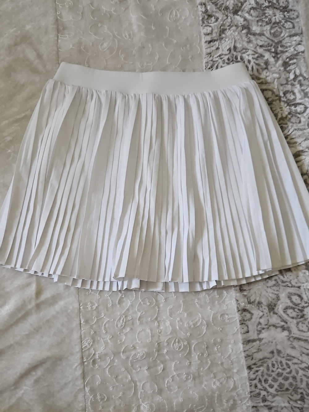 FLX Women's White Pleated Skort - Classic Lightweight Style - Small